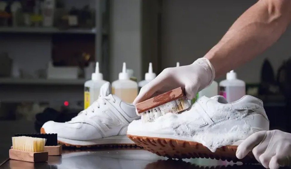 Professional Shoe Cleaning in Dubai: Bring Your Shoes Back to Life